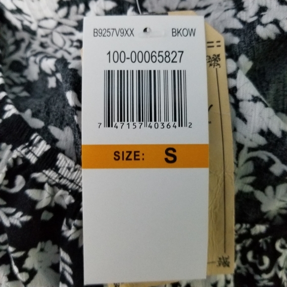 Democracy 3/4 Sleeve Black Print Peasant Blouse Size Small NWT - Picture 5 of 14